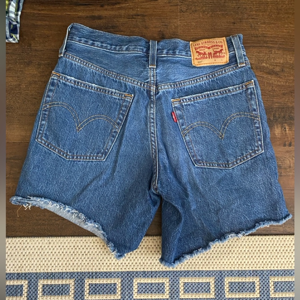 Levi’s 501 shorts Size 24